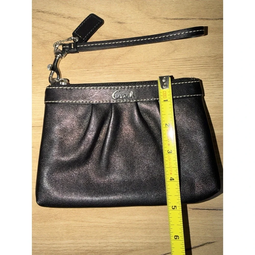 COACH Corner Zip Wristlet Signature Leather Handbag Small -‎ Black S